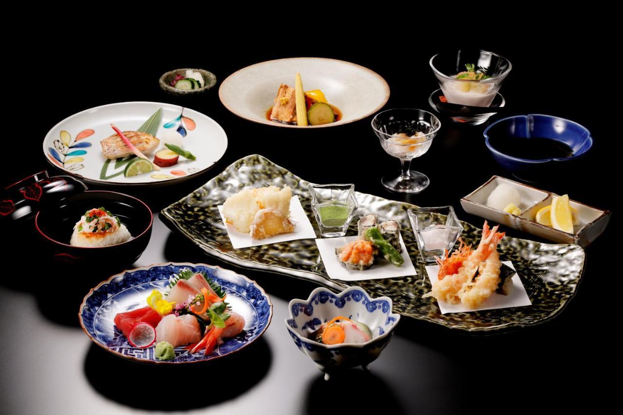 Hotel Nikko Kanazawa Bagian luar foto A selection of Japanese cuisine