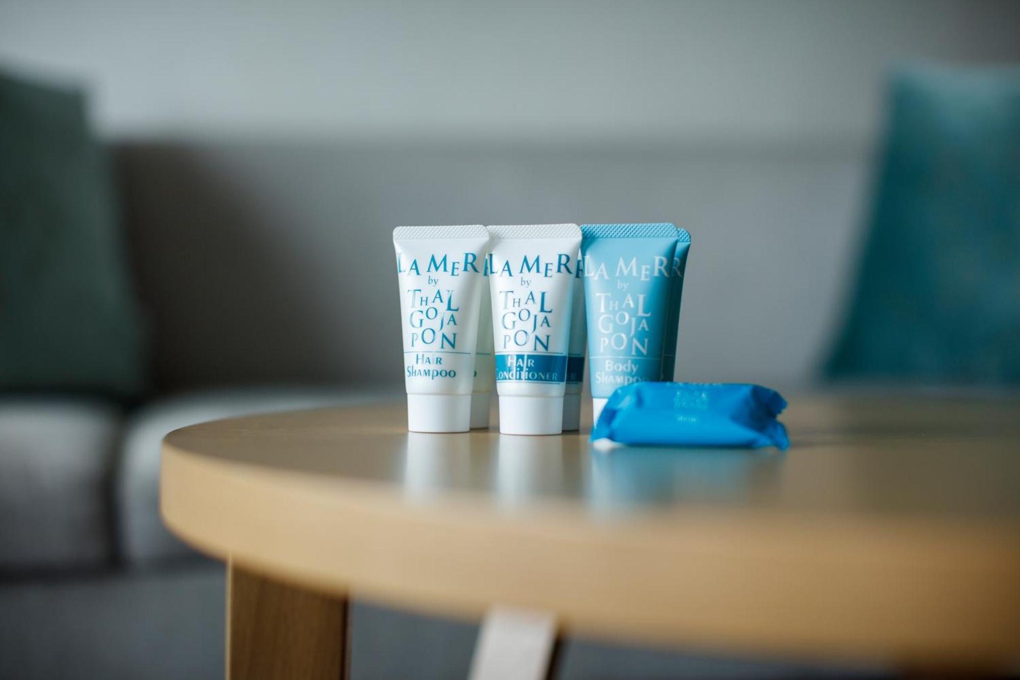 Hotel Nikko Kanazawa Bagian luar foto A selection of amenities by Mercure Hotels
