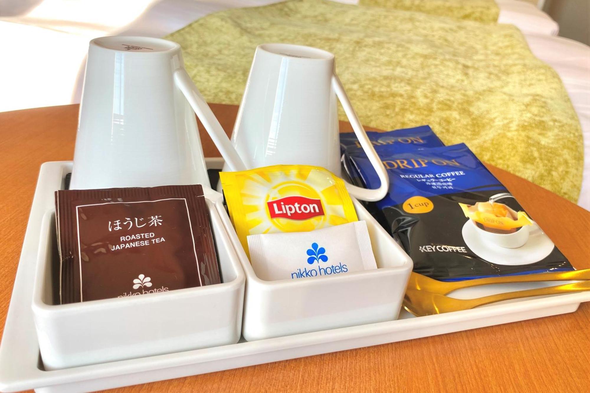 Hotel Nikko Kanazawa Bagian luar foto A selection of tea and coffee