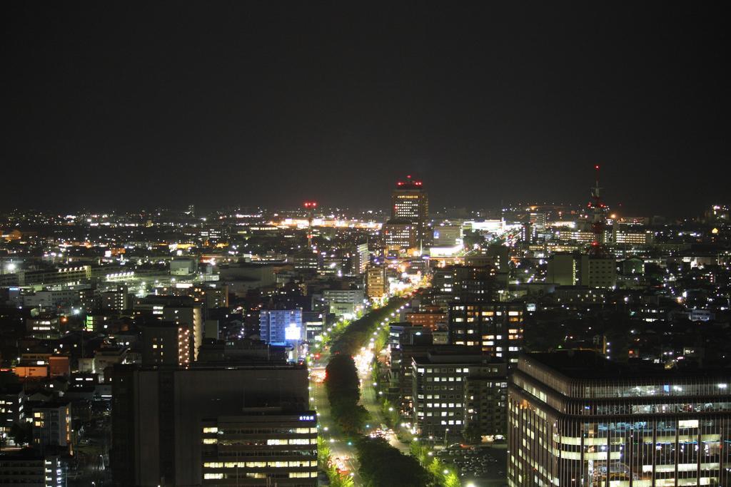 Hotel Nikko Kanazawa Bagian luar foto Phoenix skyline at night